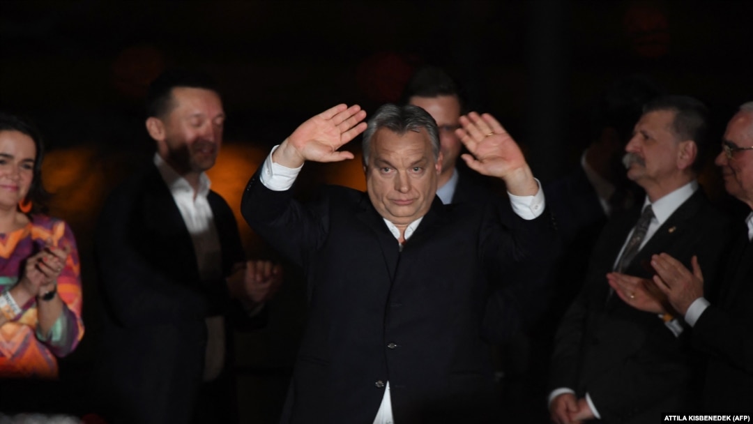 Prim-ministrul Ungariei, Viktor Orbán, sărbătorește la Budapesta câștigarea alegerilor parlamentare din 2018. 