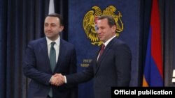 Armenia -- Armenian Defense Minister Davit Tonoyan (R) and his Georgian counterpart Irakli Gharibashvili meet in Yerevan, February 27, 2020.