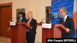 Lucinda Creighton și Iurie Leancă la conferința de presă de la Chișinău