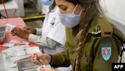 Izraelski eksperti za pandemiju preporučili su četvrtu bost dozu za starije od 60 godina i zdravstvene radnike
