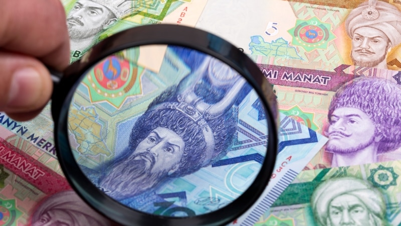 Türkmenbaşyda dollar söwdagärlerine  'Kenar' bazarynda 'işlemek' gadagan edildi