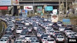 The Iranian capital, Tehran, experienced heavy traffic on the first working day of the year despite the coronavirus crisis. April 4, 2020. 