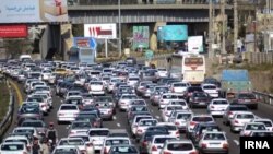 The Iranian capital, Tehran, experienced heavy traffic on the first working day of the year despite the coronavirus crisis. April 4, 2020. 