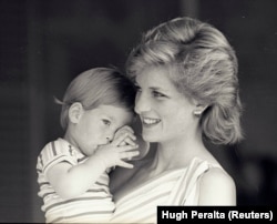 Prințul Harry povestește multe întâmplări petrecute alături de mama lui.