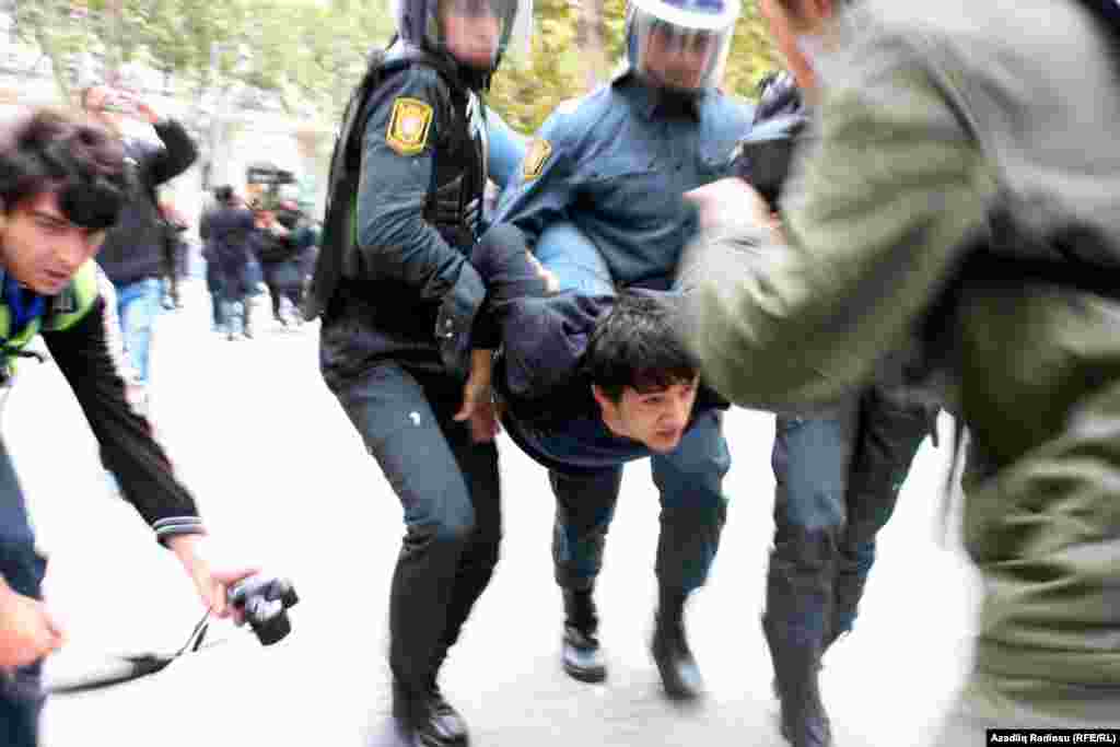 Police in Azerbaijan arrested around 30 opposition activists who tried to stage a protest in Baku demanding the president&#39;s resignation and the dissolution of parliament. Police officers broke up the demonstration by wielding truncheons and pushing some of the demonstrators onto city buses. (RFE/RL)