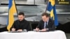 Володимир Зеленський (ліворуч) і Ульф Крістерссон  під час зустріч в Швеції, жовтень 2025 року