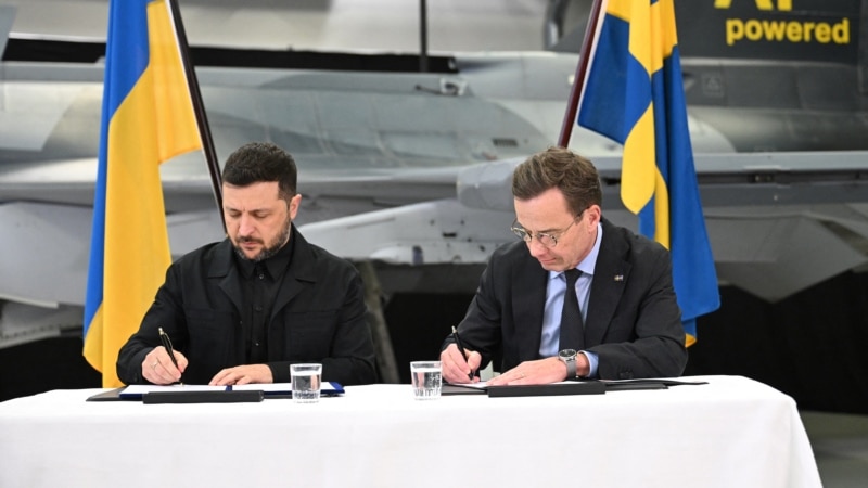 Зеленський анонсував «сильний крок» щодо винищувачів Gripen під час візиту до Швеції