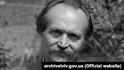 В’ячеслав Чорновіл (1937–1999) – український політик, публіцист, літературний критик, діяч руху опору проти зросійщення та національної дискримінації українського народу, політичний в'язень СРСР 