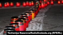 Запалення свічкок на знак підтримки людей з ВІЛ/СНІДом. Запоріжжя, 1 грудня 2015 року