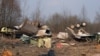 Обломки самолета Ту-154, упавшего в районе Смоленска
