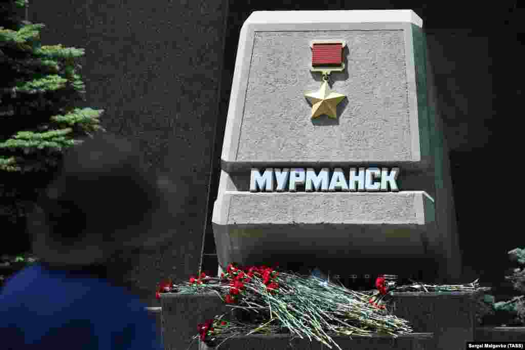 РУСИЈА - Рускиот министер за одбрана Сергеј Шоигу изјави дека морнарите кои загинаа во пожар на подморница ќе бидат номинирани за државни награди.