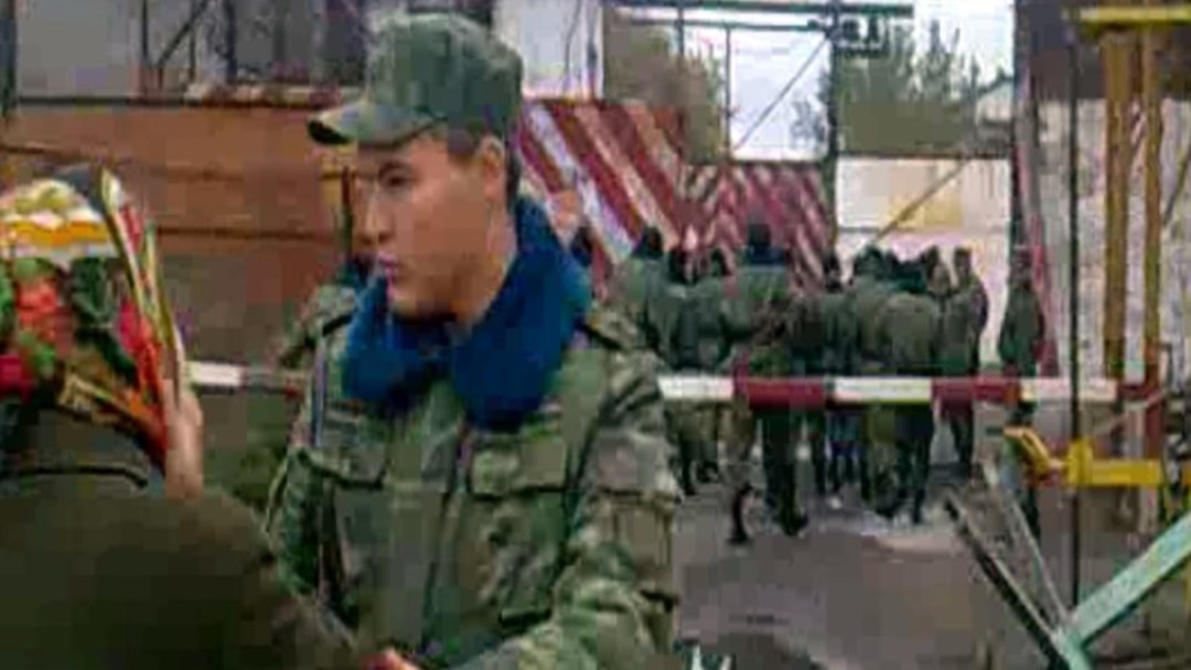 Ұл мен қызына онлайн порно үйретеді