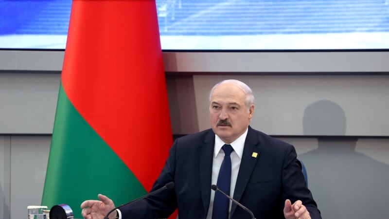 Лукашенко заявил, что «трансфера власти» в Беларуси не будет 
