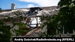 Иллюстративное фото. Разрушенные дома возле Марьинки, июнь 2018 года