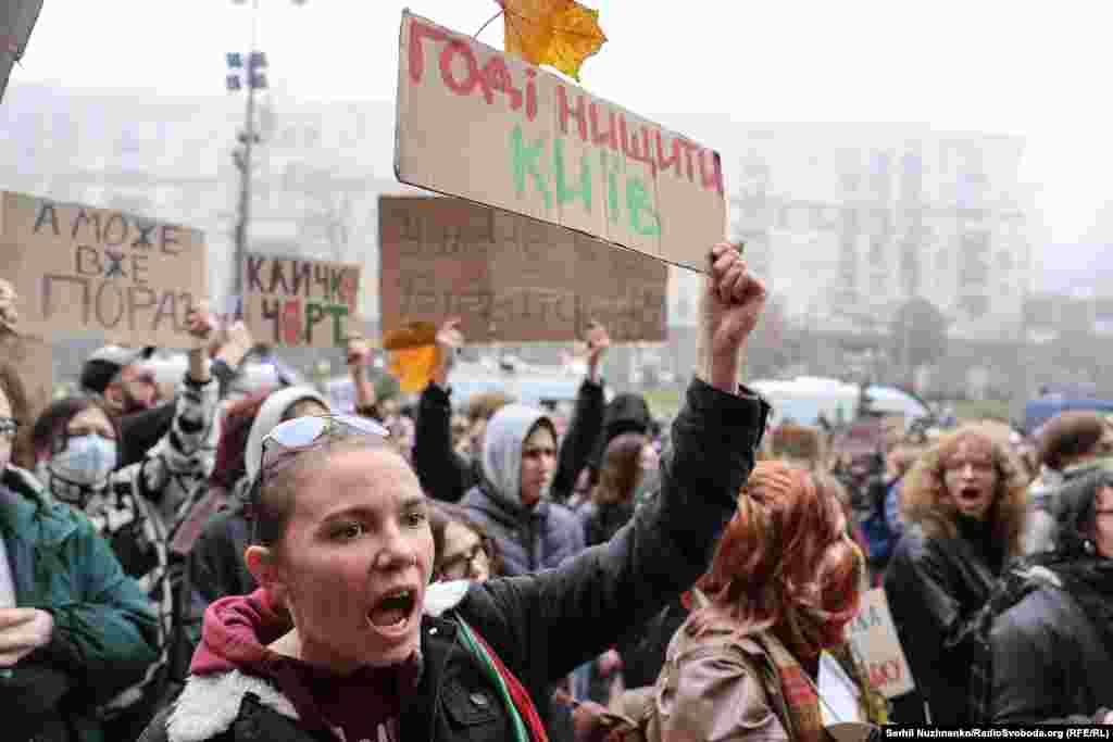 До учасників акції представники КМДА не виходили і наразі вимоги протестувальників не коментували