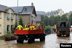 Echipele de salvarea din Valkenburg au evacuat mai multe persoane.