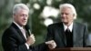 Билли Грэм и Билл Клинтон в 2005 году 
