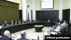 Armenia -- The cabinet of ministers holds a weekly meeting in Yerevan, 3Feb2011.