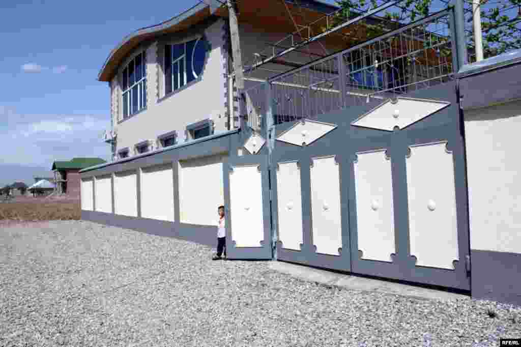 Бомпӯшиҳои рангини Душанбе #65