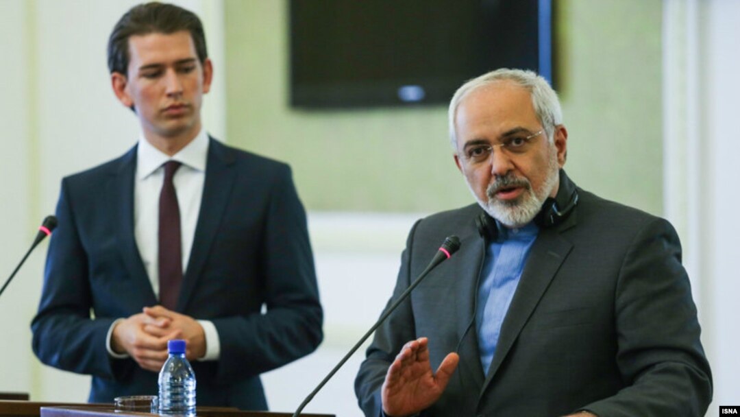 محمد جواد ظریف (راست) وزیر امور خارجه ایران همراه با همتای اتریشی خود، سباستین کرز.