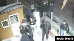 The incident occurred over the weekend, when dozens of municipal workers were said to have attacked a car wash in Tehran, beating up the staff and demolishing the property.