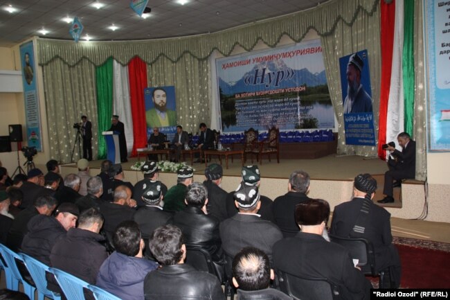 Заседание исламской политической партии ПИВТ в Таджикистане. Душанбе, 12 марта 2015 года