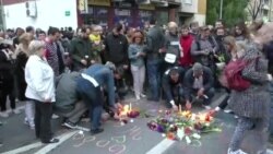 Цвеќе пред Влада за загинатите полицајци