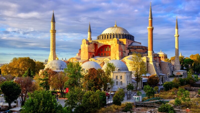 ՅՈՒՆԵՍԿՕ-ն Թուրքիայից պահանջել է մինչև 2022-ի փետրվարի 1-ը զեկույց ներկայացնել Սուրբ Սոֆիայի պահպանության մասին