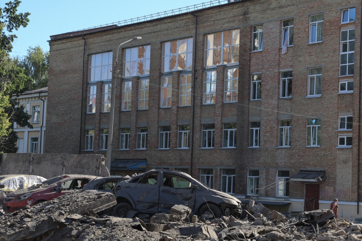 Руйнування поряд зі школою у Солом’янському районі Києва