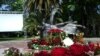 Сегодня утром руководители Абхазии возложили цветы к памятнику махаджирам на набережной