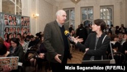 «Дневники свободы» – это своего рода иллюстрация жизни страны, демонстрируемая с различных ракурсов, разными людьми, говорит руководитель грузинской службы Радио Свобода Давид Какабадзе