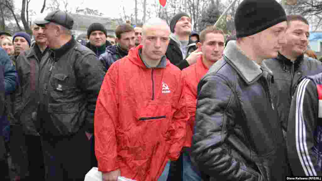 Protestul comuniştilor a adunat doar câteva sute de oameni