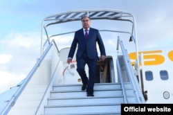 Президент Таджикистана Эмомали Рахмон летает исключительно самолетом авиакомпании «Сомон Эйр»
