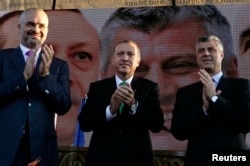 Erdogan gjatë vizitës në Prizren në tetor të vitit 2013.