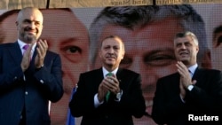 Premijer Albanije Edi Rama, tada predsednik Turske Redžep Tajip Erdogan i u to vreme kosovski premijer Hašim Tači u Prizrenu 2013.