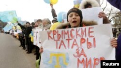 Antiratne demonstracije u selu Eskisaraju u blizini Simferopolja