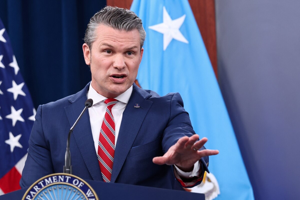 Геґсет: США вчаться на досвіді України і знайдуть спосіб продовжувати допомагати