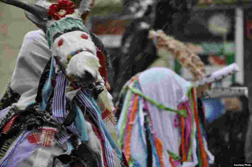 La Festivalul Datinilor și Obiceiurilor de Iarnă de la Sighet, decembrie 2010 - (Foto: Ana Iuga)