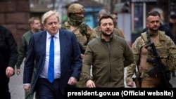 Премʼєр-міністр Великої Британії Борис Джонсон і президент України Володимир Зеленський у Києві, 9 квітня 2022 року 