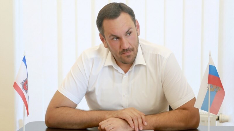 Аксенов уволили главу Госкомрегистра Крыма