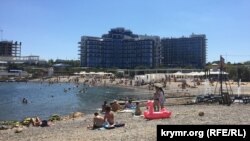 Пляж у Севастополі, архівне фото