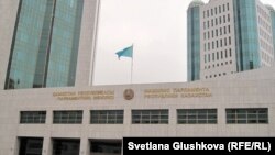 Парламент мәжілісінің ғимараты. Астана.