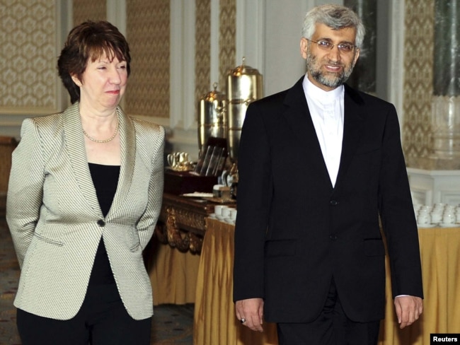 Саид Джалили и Кэтрин Эштон (тогдашний представитель внешнеполитического ведомства Европейского Союза) во время переговоров в Стамбуле, февраль 2009 г.