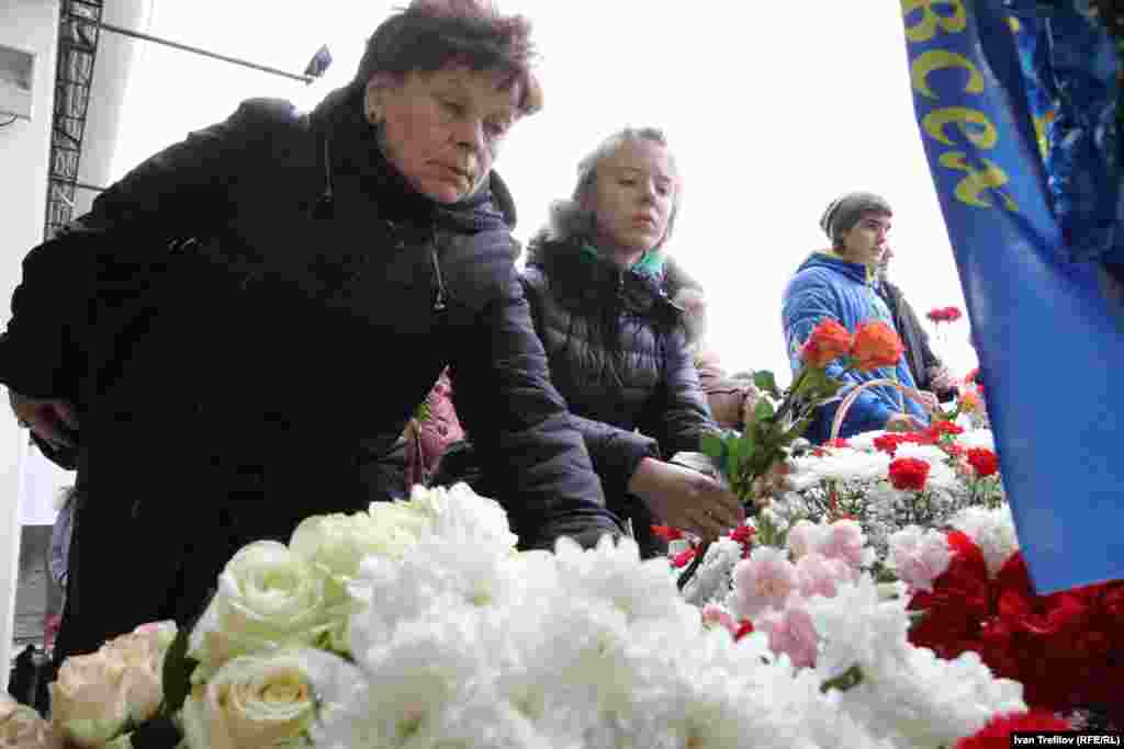 Акция памяти погибших 13 лет назад в Театральном центре на Дубровке в Москве. 26 октября 2013 года