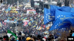 Площадь Независимости в Киеве, 8 декабря 2013 года