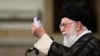 Lideri suprem iranian AyatollahAli Khamenei gjatë adresimit në Parlament