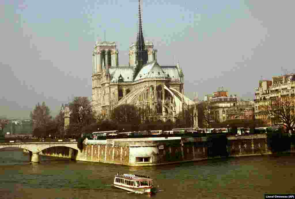 Notre Dame cathedral in a 1987 photo.