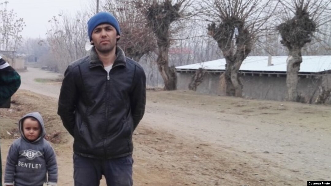 Torrent porno kiyim yirtilib Kyra Blackning porno fotosuratlari