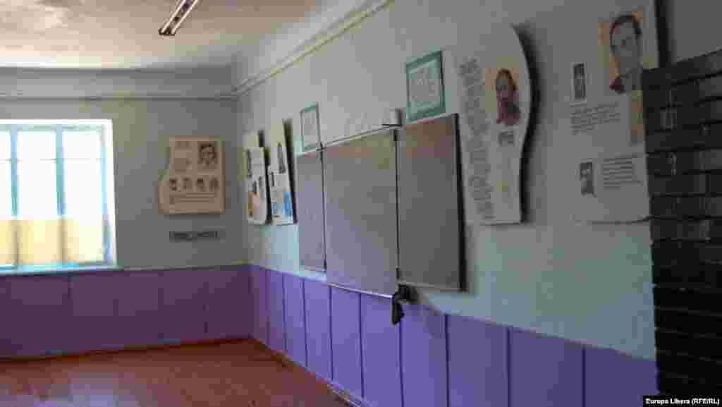 Singurul cabinet din vechea scoala neafectat de alunecarile de teren. 