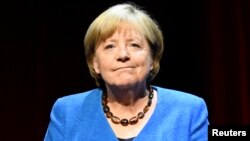 Angela Merkel de vorbă cu Alexander Osang, Berlin, 7 iun ie 2022.